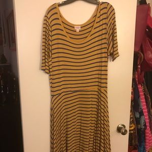 Lularoe Nicole 3x Blue/yellow stripe magic fabric